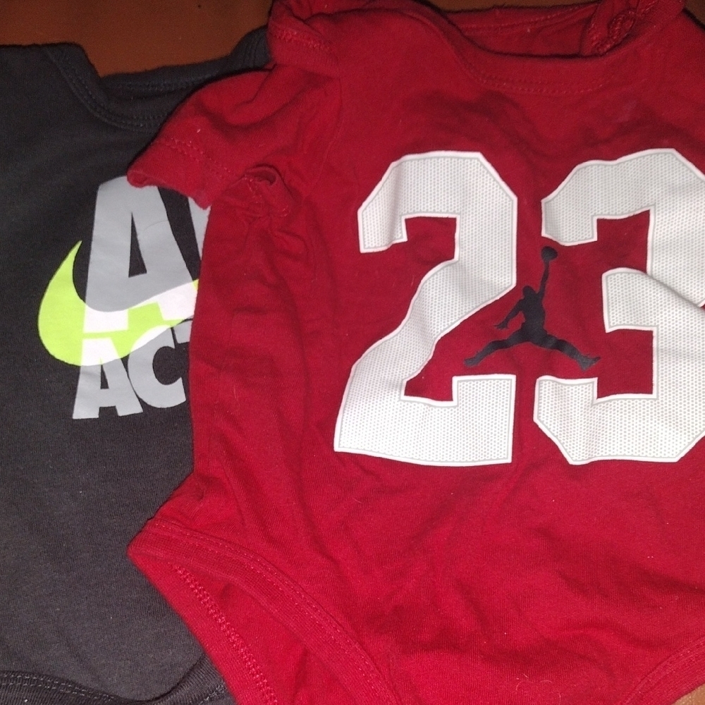Jordan & Nike Unisex Baby Onesie Set – Red & Grey Size 3 months - Picture 2 of 4